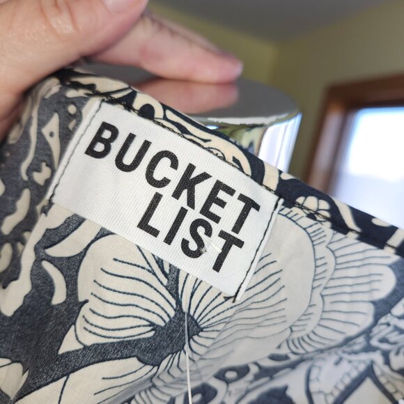 NWT!! BUCKET LIST V Neck Flutter Sleeved Print Tiered Summer Dress - Picture 11 of 13